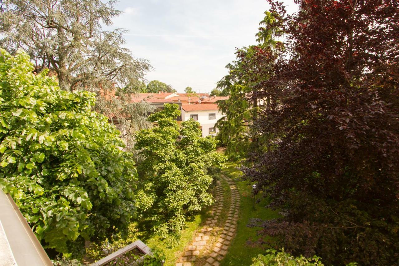 Appartamento Ampio E Indipendente Con Vista Giardino Paderno d'Adda Экстерьер фото